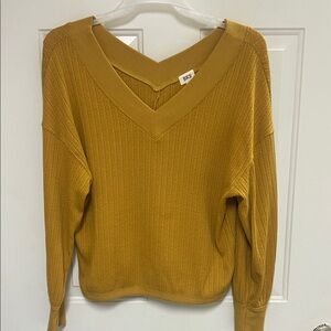 BKE Golden V-Neck Women's Sweater